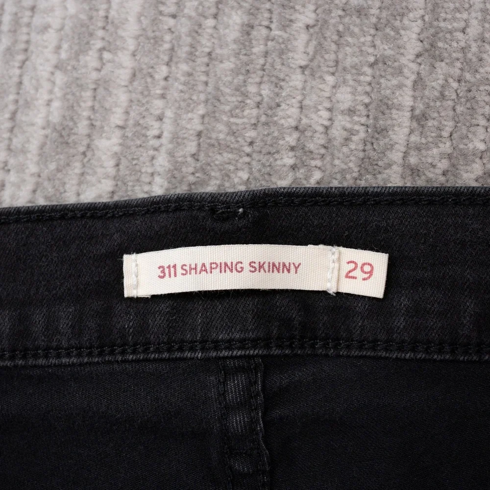 Levis levi 311